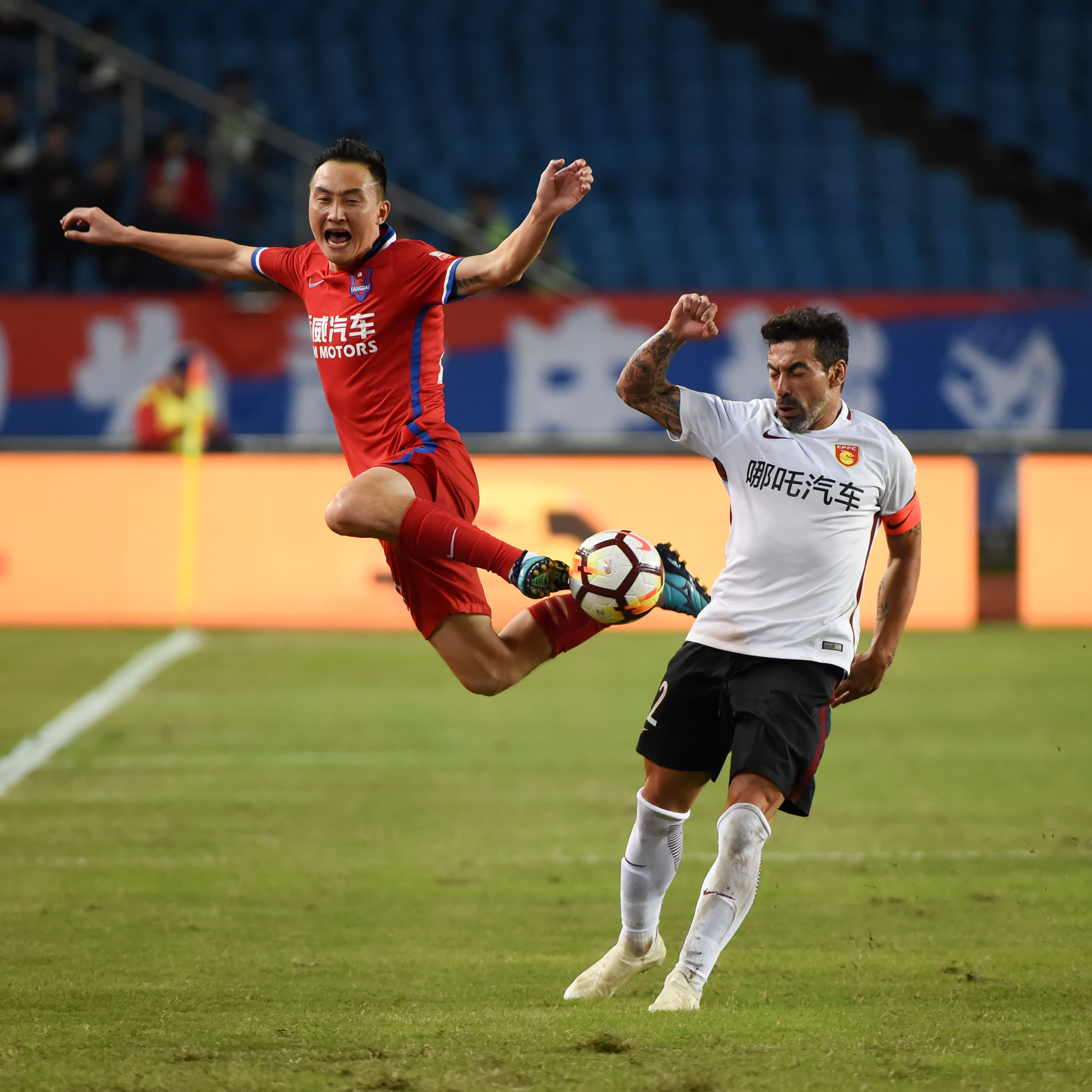 山东鲁能主场2-1胜贵州恒丰智诚上海申花客场战平河北华夏幸福